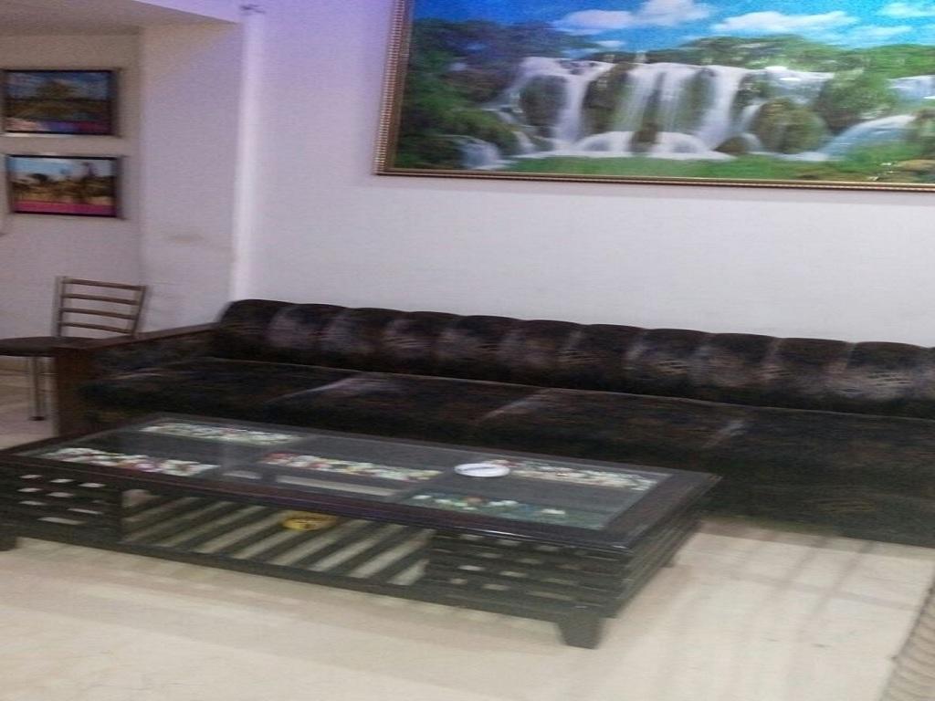 Hotel Parth Palace Yeni Delhi Dış mekan fotoğraf